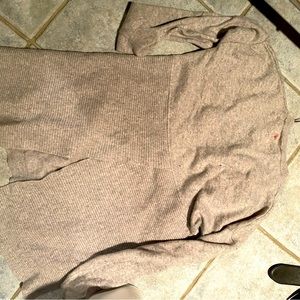 Dice small cashmere sweater small red stain on the back of the collor